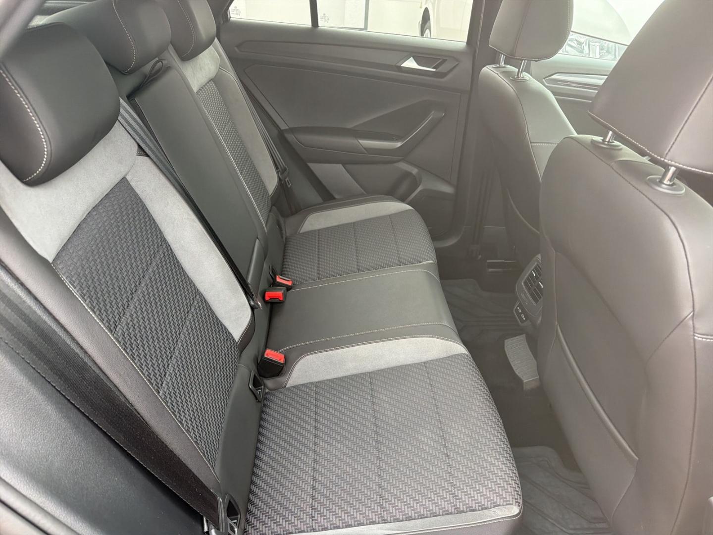 Volkswagen T-Roc Sport 1.5 TSI DSG R-Line Sportpaket AHK, миниатюра 10