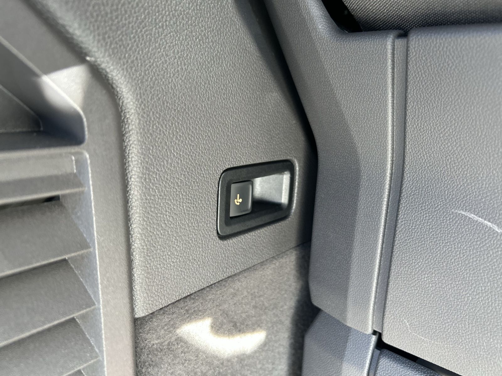 T7 Multivan 2.0 TDI Life kurz, AHK, Discover Pro