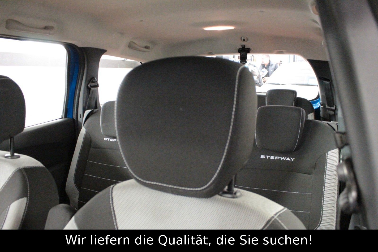 Fahrzeugabbildung Dacia Lodgy SCe 100 Stepway*7-Sitzer*Navi*