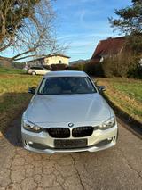 BMW 318d -Navi -Sitzheizung - Klimaautomatik - BMW 318 in Freiburg