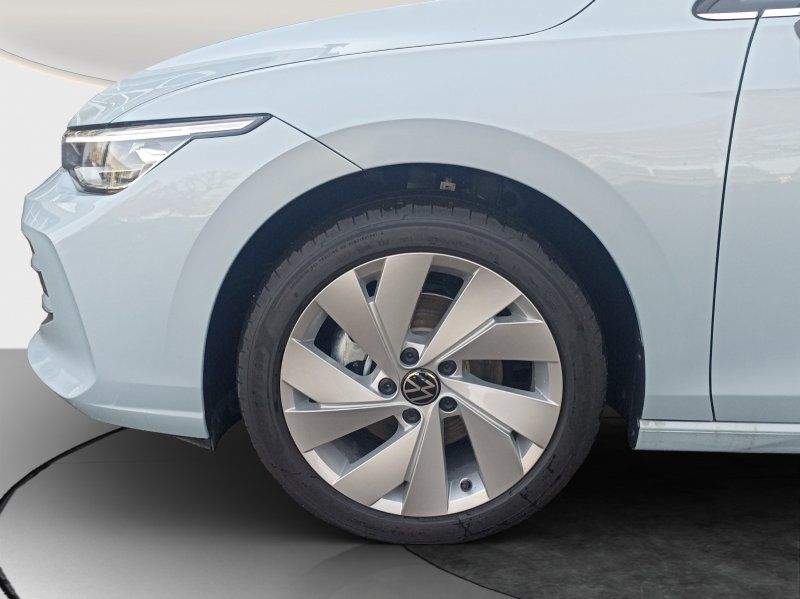 Fahrzeugansicht 21 Fahrzeugabbildung Volkswagen Golf Var. VIII 1.5 eTSI DSG Style AHK+NAVI+KAMER