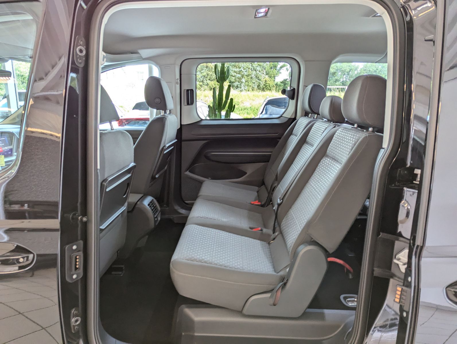 FORD Tourneo Connect L2 Titaniu 7-Sitz Bi-LED Cam AHK - Image 13