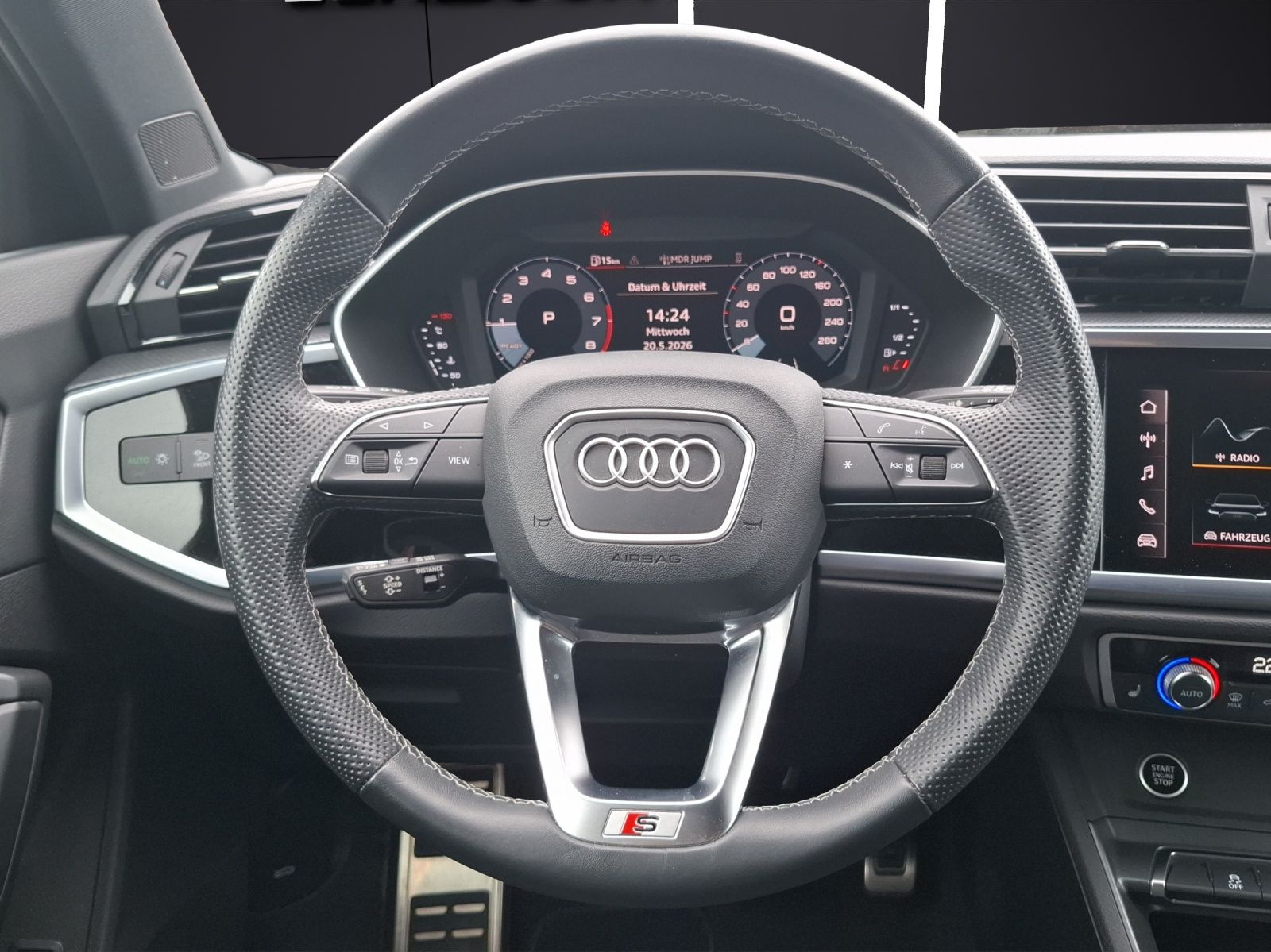 Fahrzeugabbildung Audi Q3 35 TFSI S-line S-tronic LED AVC APP ACC PDC S