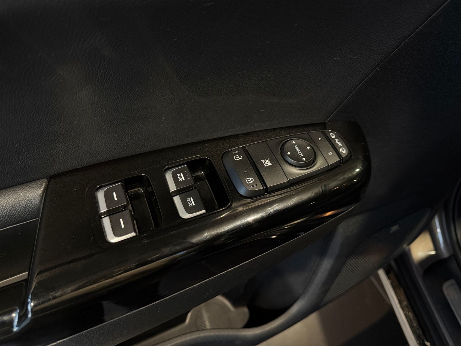 Fahrzeugabbildung Kia Sportage GT-Line 4WD AHK JBL ALU