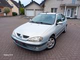 Renault Megane Classic RXE 1.6 16V *Automatik Getriebe * - Renault Gebrauchtwagen von 2000