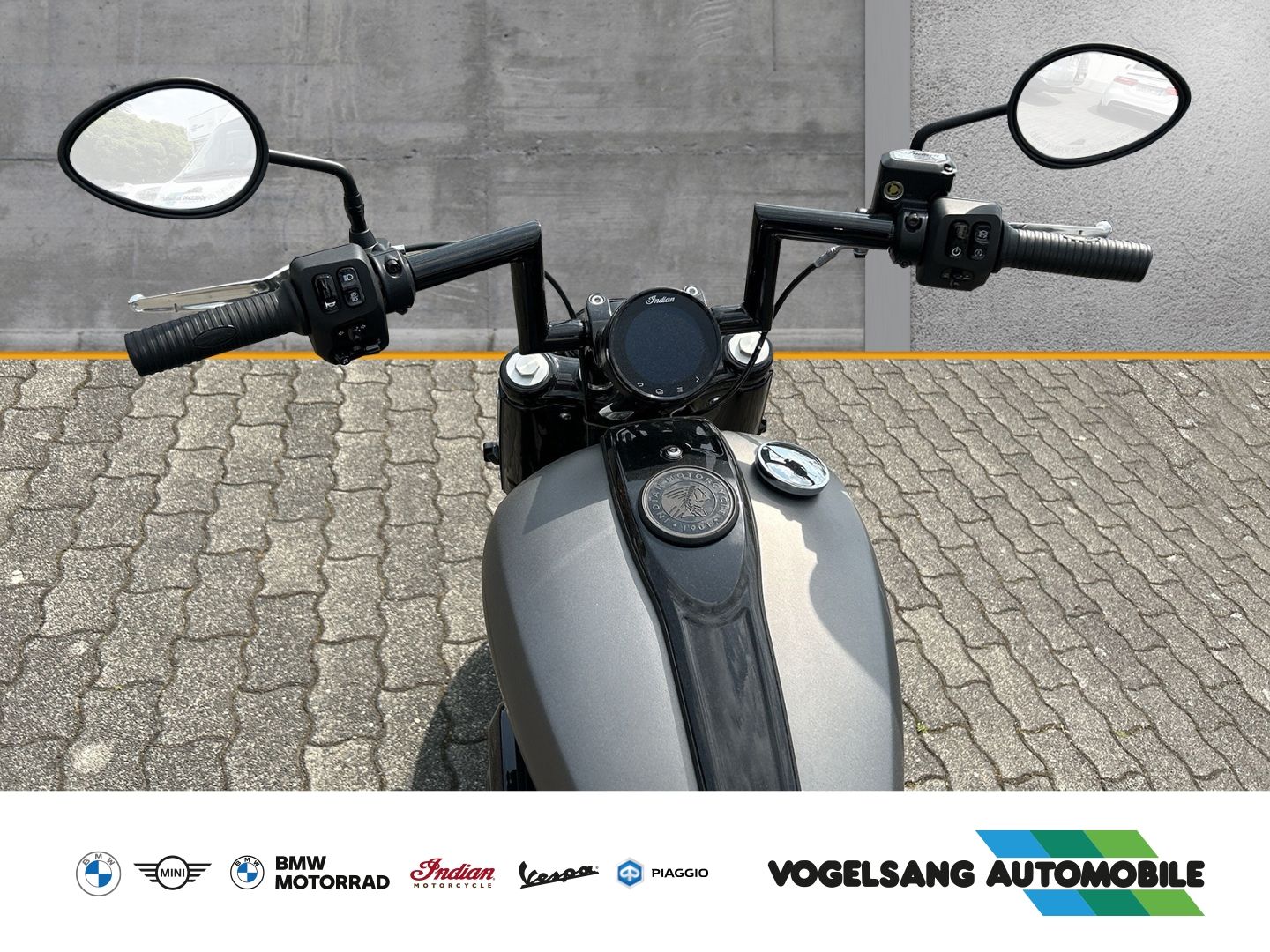 Fahrzeugabbildung Indian Chief Bobber Dark Horse, Blinkerumbau, Lenkerumb