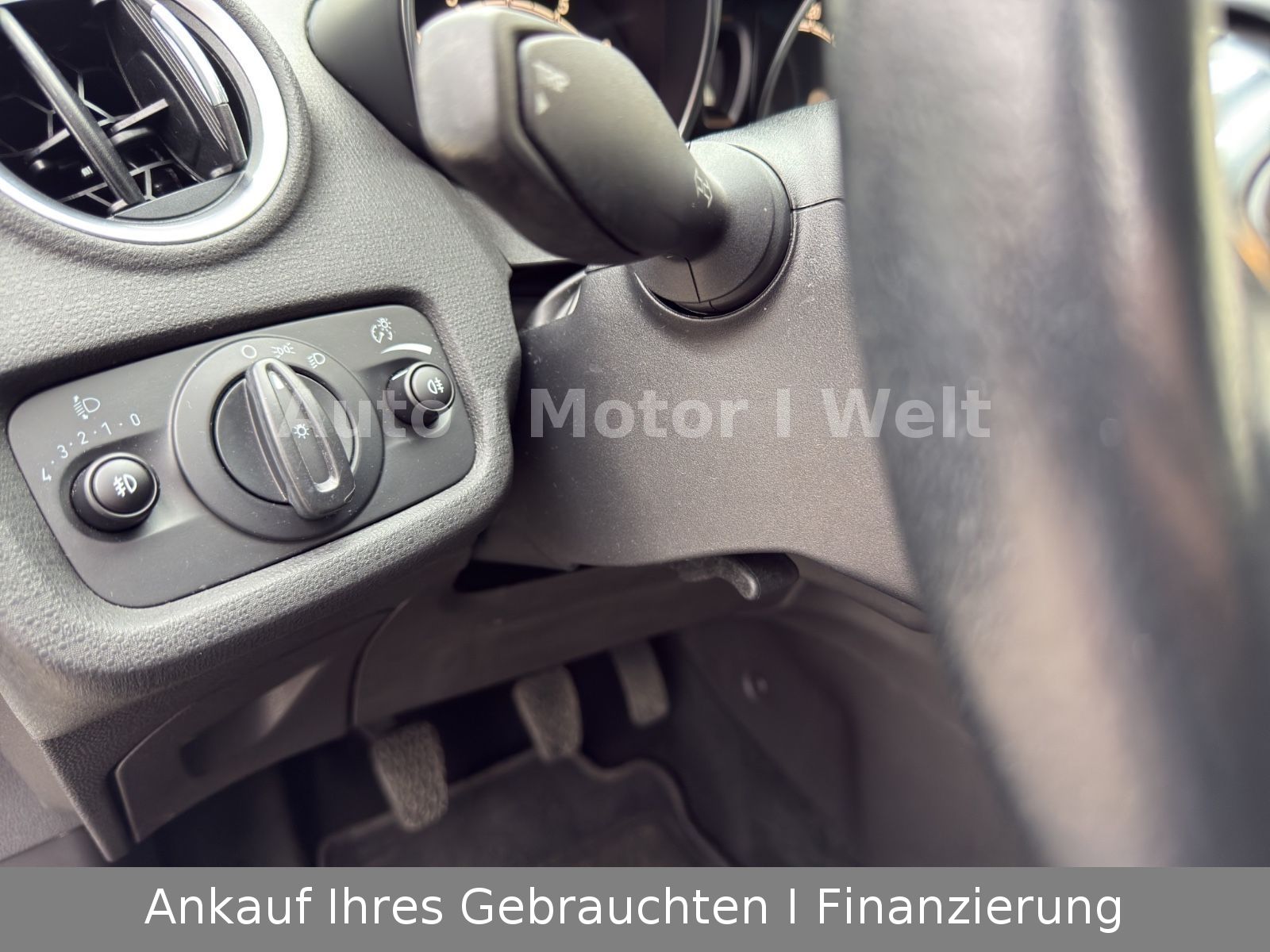 Fahrzeugabbildung Ford Fiesta Celebration ALU/ALLWETTERREIFEN/SHZ/KLIMA