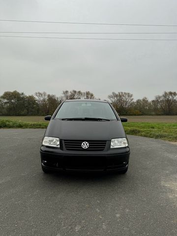 Volkswagen VW Sharan 1.9 TDI Garagenfahrzeug