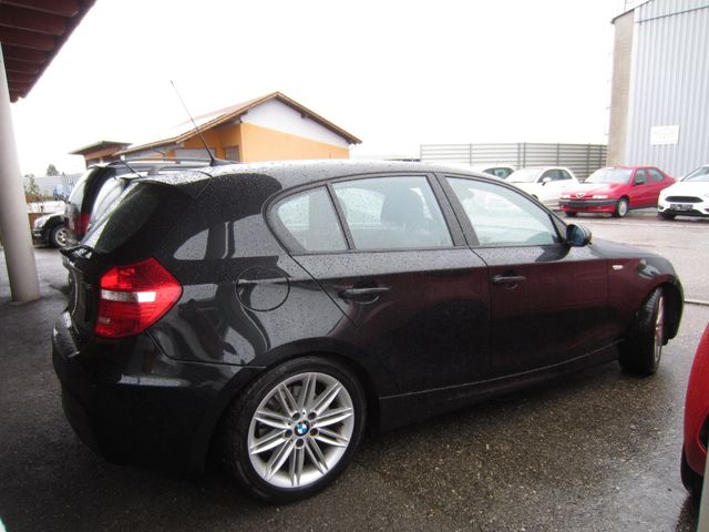 BMW 118i **M-PAKET**NUR 23.688 KM**SCHIEBEDACH**