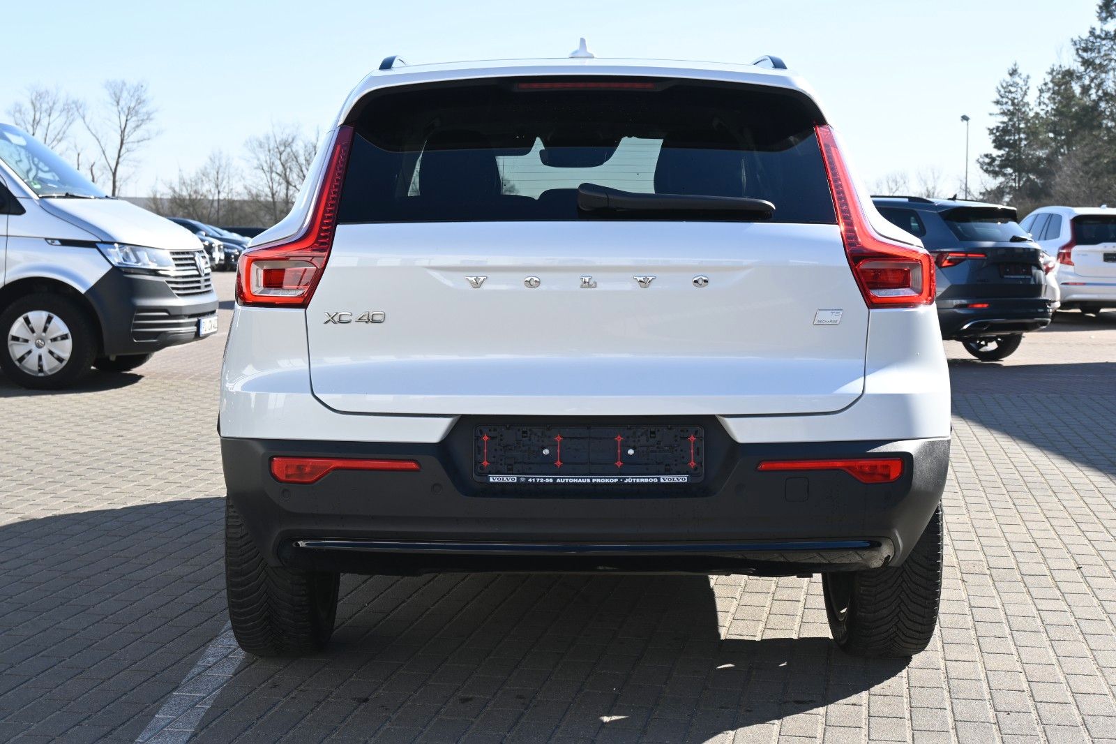 Fahrzeugabbildung Volvo XC40 T5  Plus Dark RC Plug-In Hyb. 2WD