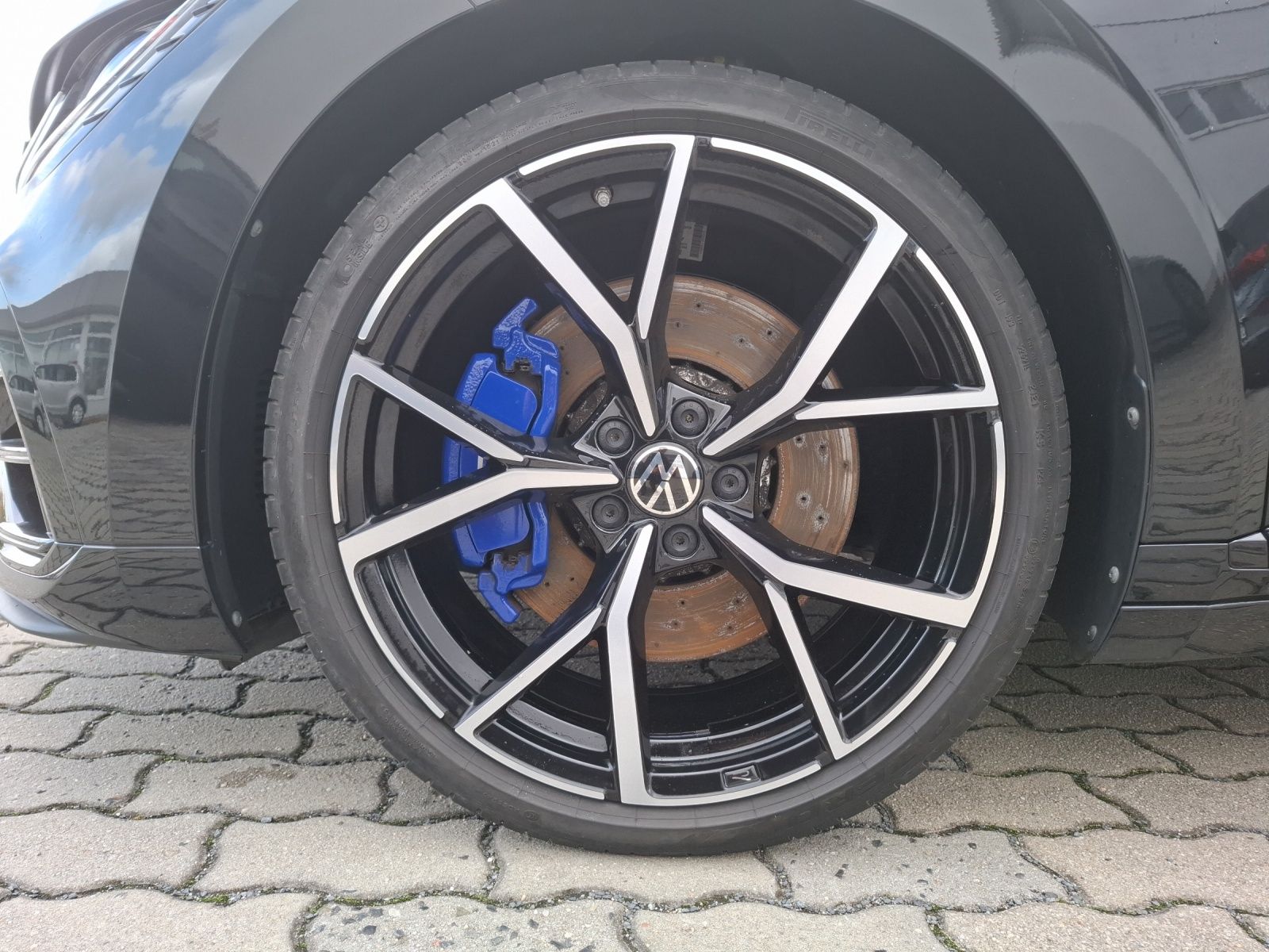 Fahrzeugabbildung Volkswagen Arteon SB R 4M  DSG LED AHK Navi AID ACC RFK SH