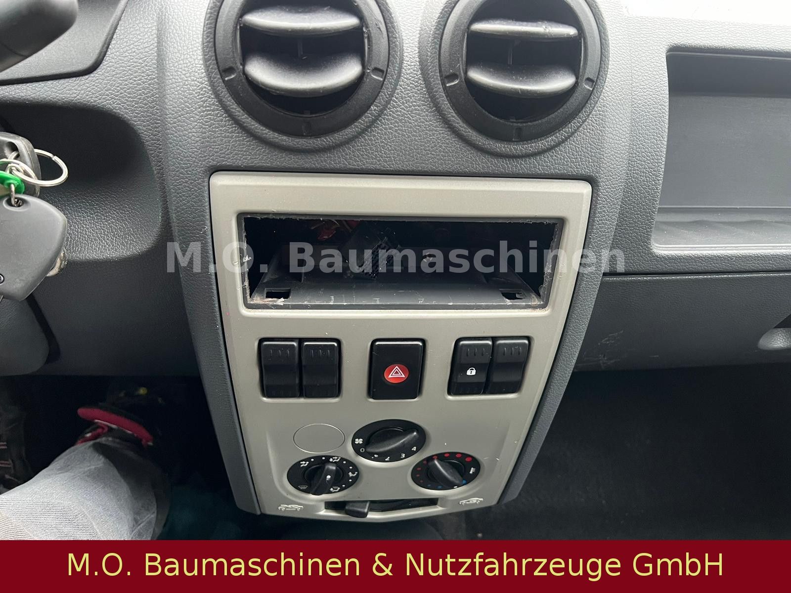 Fahrzeugabbildung Dacia Logan Express Ambiance / Kastenwagen