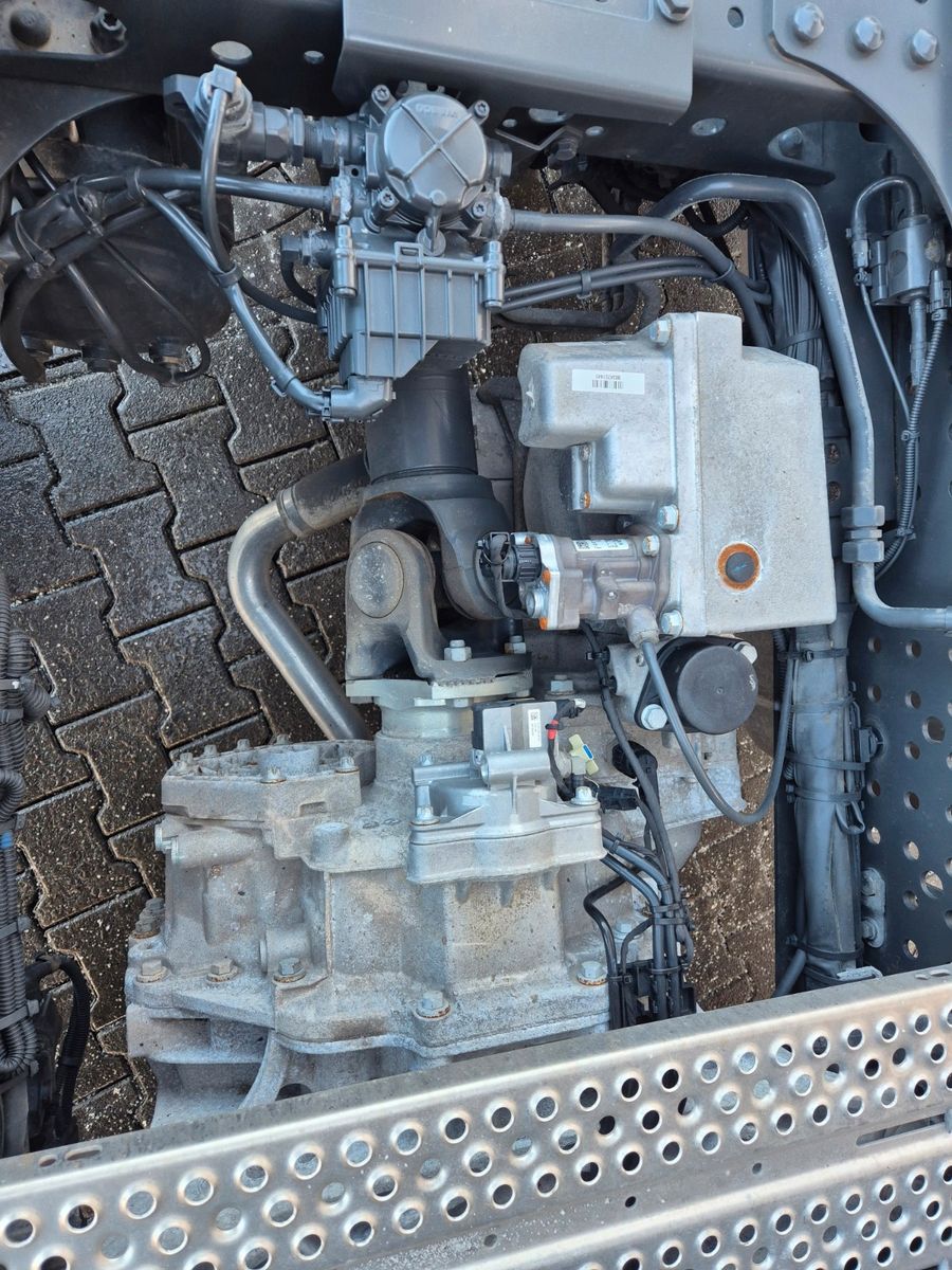 Fahrzeugabbildung Mercedes-Benz Actros 1848 LS Öl-Retarder Standklima BigSpace