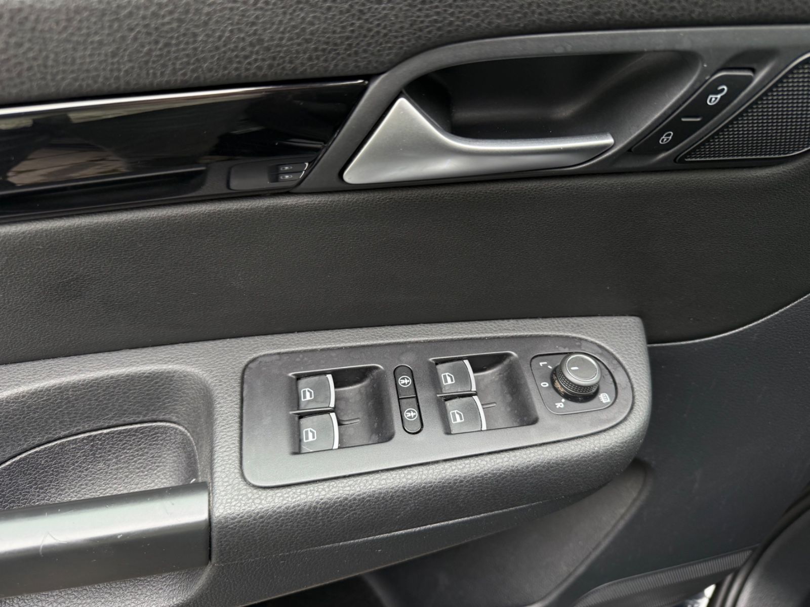Fahrzeugabbildung Volkswagen Sharan Highline BMT/Start-Stopp