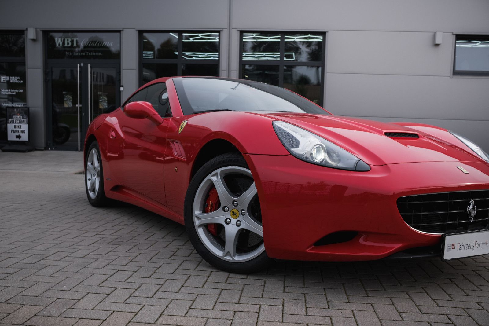 Fahrzeugabbildung Ferrari California-Scheckheft gepflegt-2.Hand