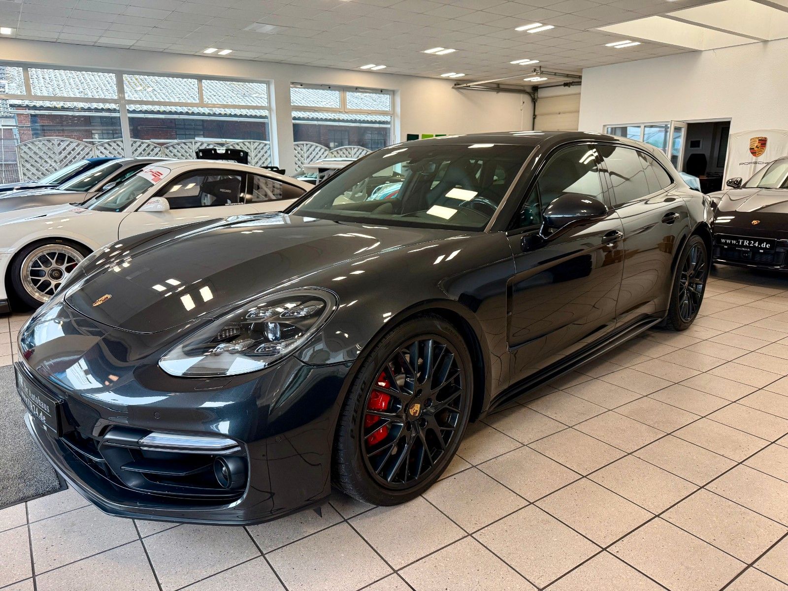 Fahrzeugabbildung Porsche Panamera GTS Sport Turismo Panorama/ACC/HeadUP