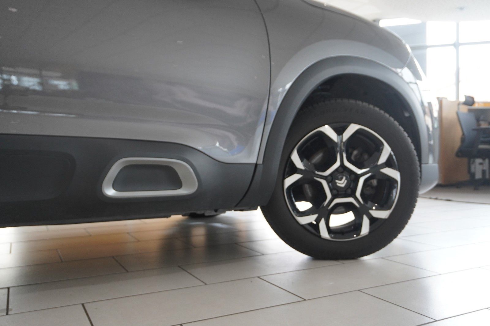 Fahrzeugabbildung Citroën C5 Aircross 1.2T SHINE EAT-8 NAVI/LED/KAMERA/SH