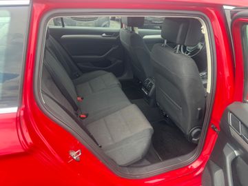 Volkswagen Passat - 12
