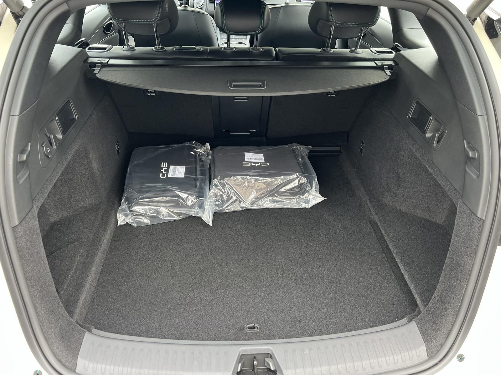 BYD SEAL 6