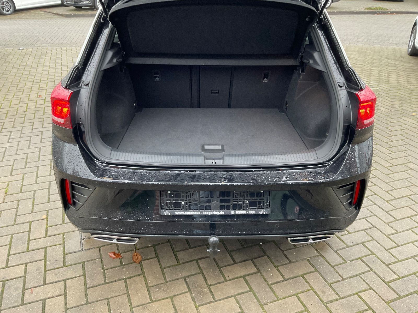 Fahrzeugabbildung Volkswagen T-Roc 1.5 TSI DSG R Line,AHK,ACC,Kamera,Navi