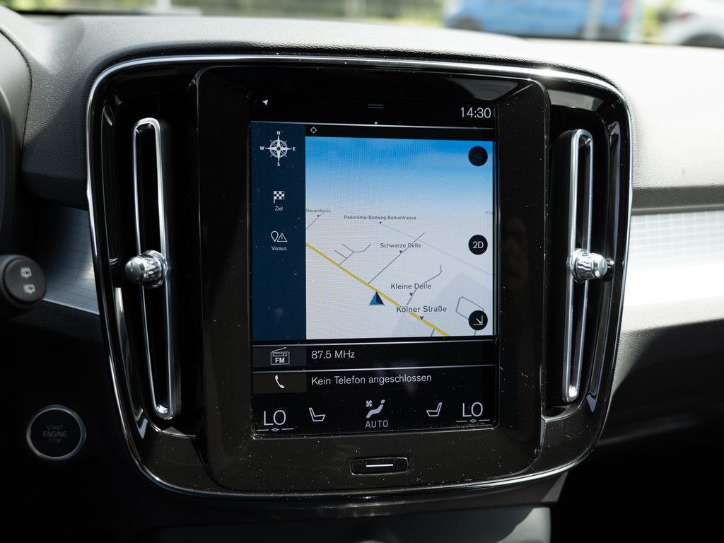 Volvo XC40 B4 Momentum Pro AWD LED W-LAN NAVI KAMERA foto 17
