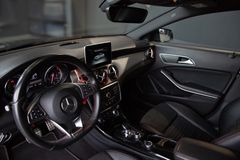 MERCEDES-BENZ CLA 45 AMG 4Matic*Bi-Xenon*Kamera*Navi*18"*