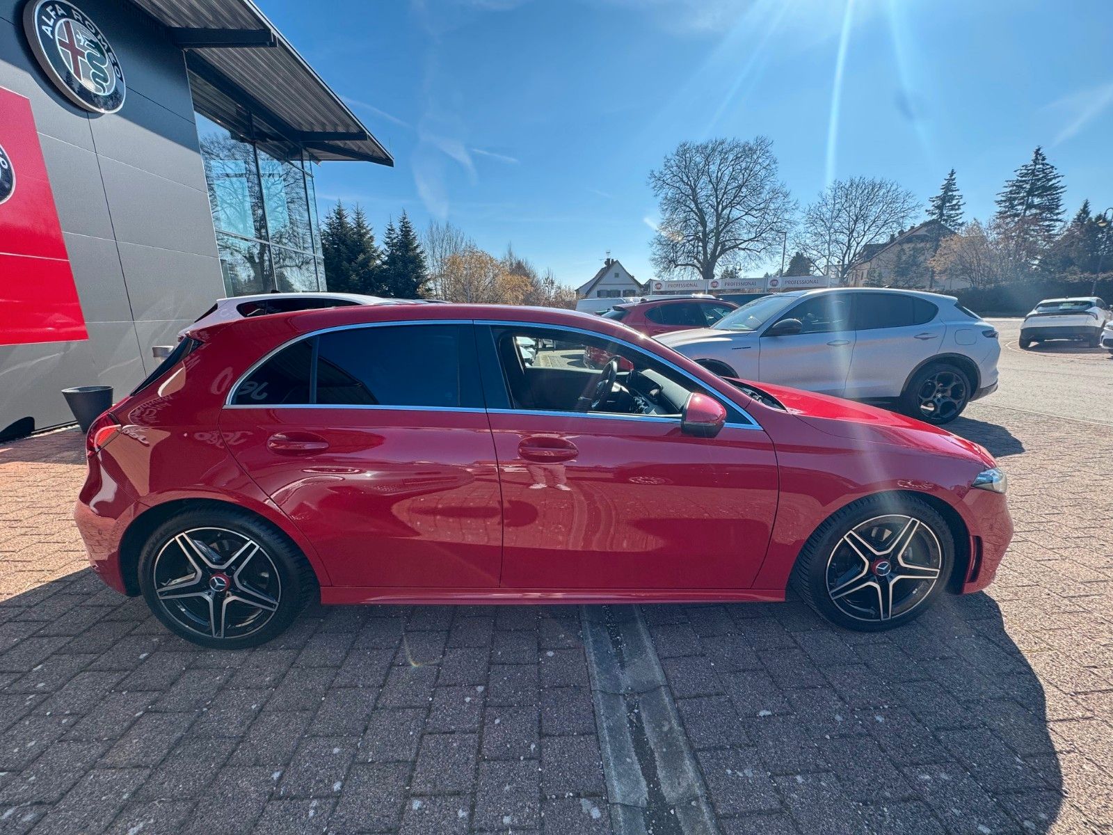 Fahrzeugabbildung Mercedes-Benz A200 AMG Line Navi Tempomat Sitzheizung Sport