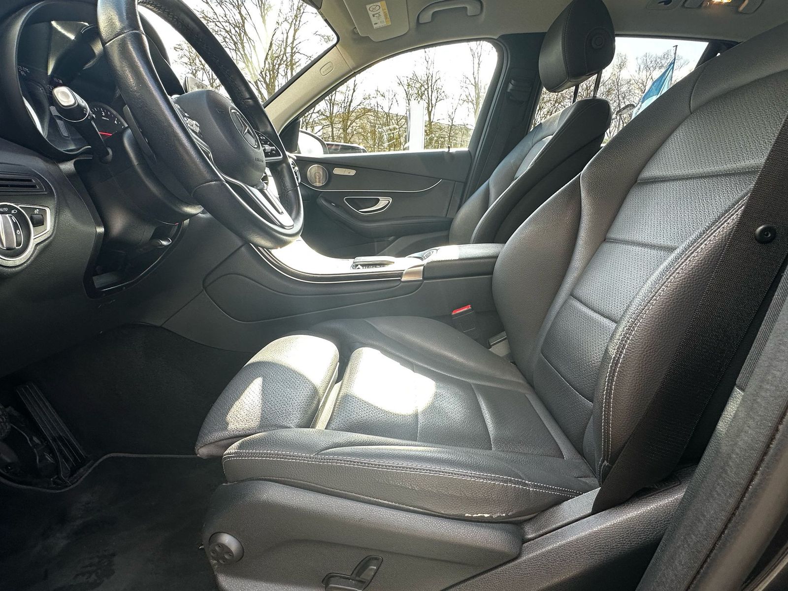 Fahrzeugabbildung Mercedes-Benz GLC 220d 4M Exclus NIGHT+NAVI+LED+KAM+BURMES+AHK