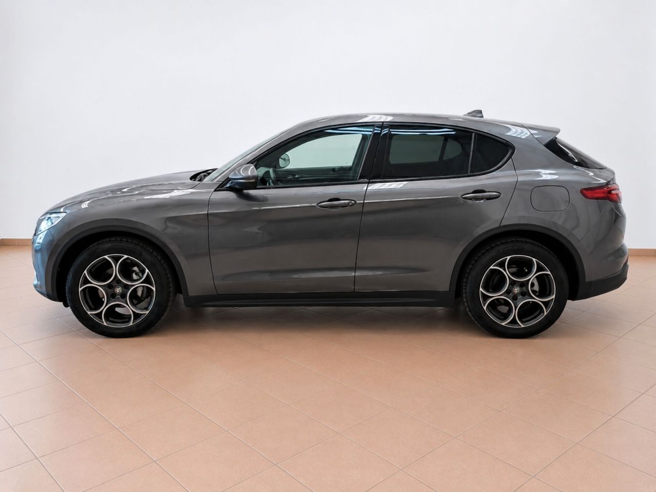 Alfa Romeo Stelvio 2.2 Turbodiesel 190 CV AT8 Q4 imagem 2