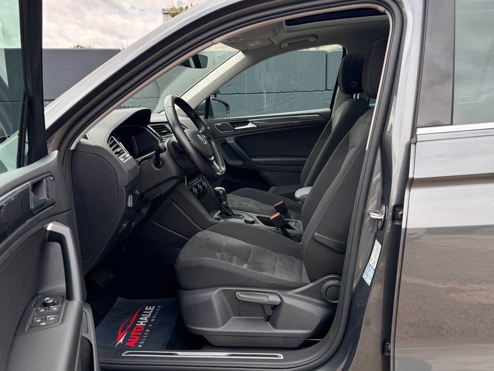 Fahrzeugabbildung Volkswagen Tiguan 2.0 TSI Hgl. 4M Alcan Pano Dynaudio 360°