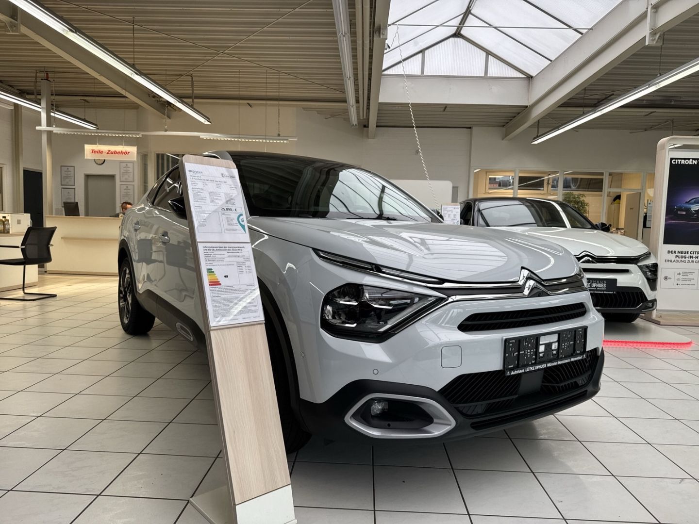 Fahrzeugabbildung Citroën C4 X PureTech 130 S&S EAT8 Max Navi  LED