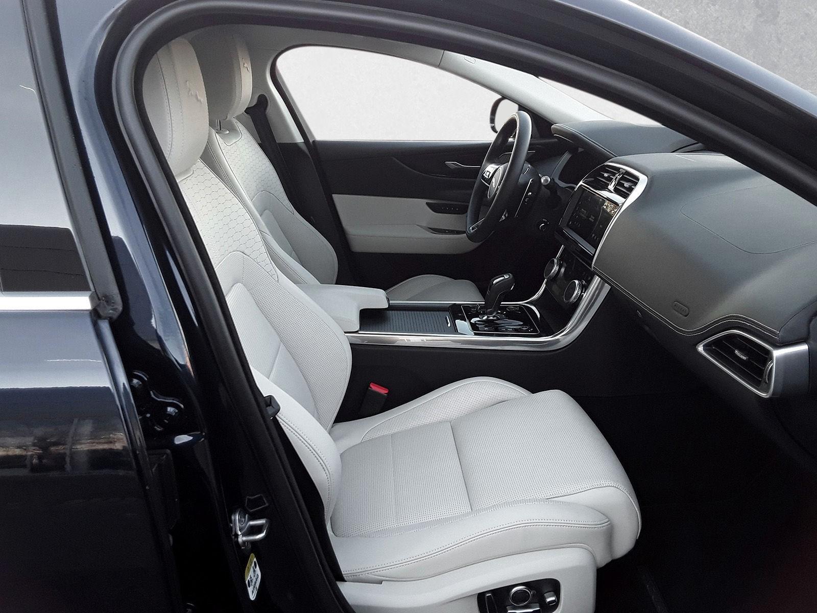 Jaguar XE R-Dynamic HSE AWD D200 Vollausstattung