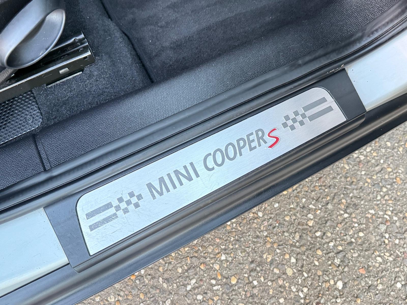 MINI Cooper S Countryman ALL4/XENON/LEDER/PDC/TOP