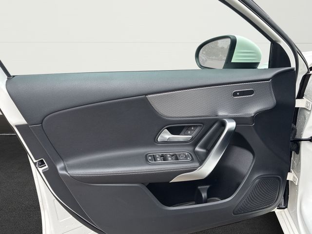 Mercedes-Benz A 200 Progressive  AHK+SHZ+Klima+LED+Temp+Leder+