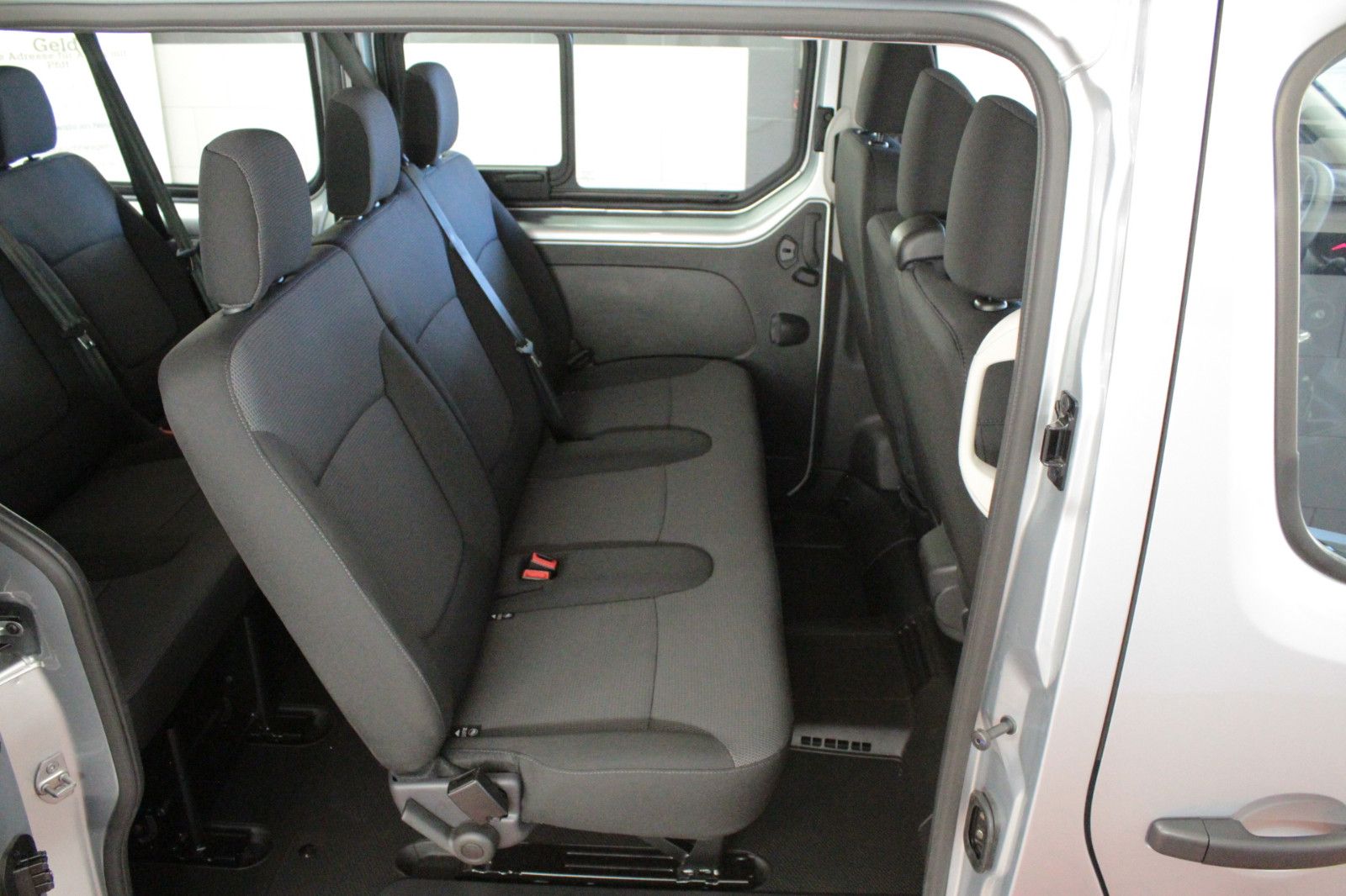 Fahrzeugabbildung Renault Trafic Dci 150 Grdt Evolution *Rollstuhlrampe*