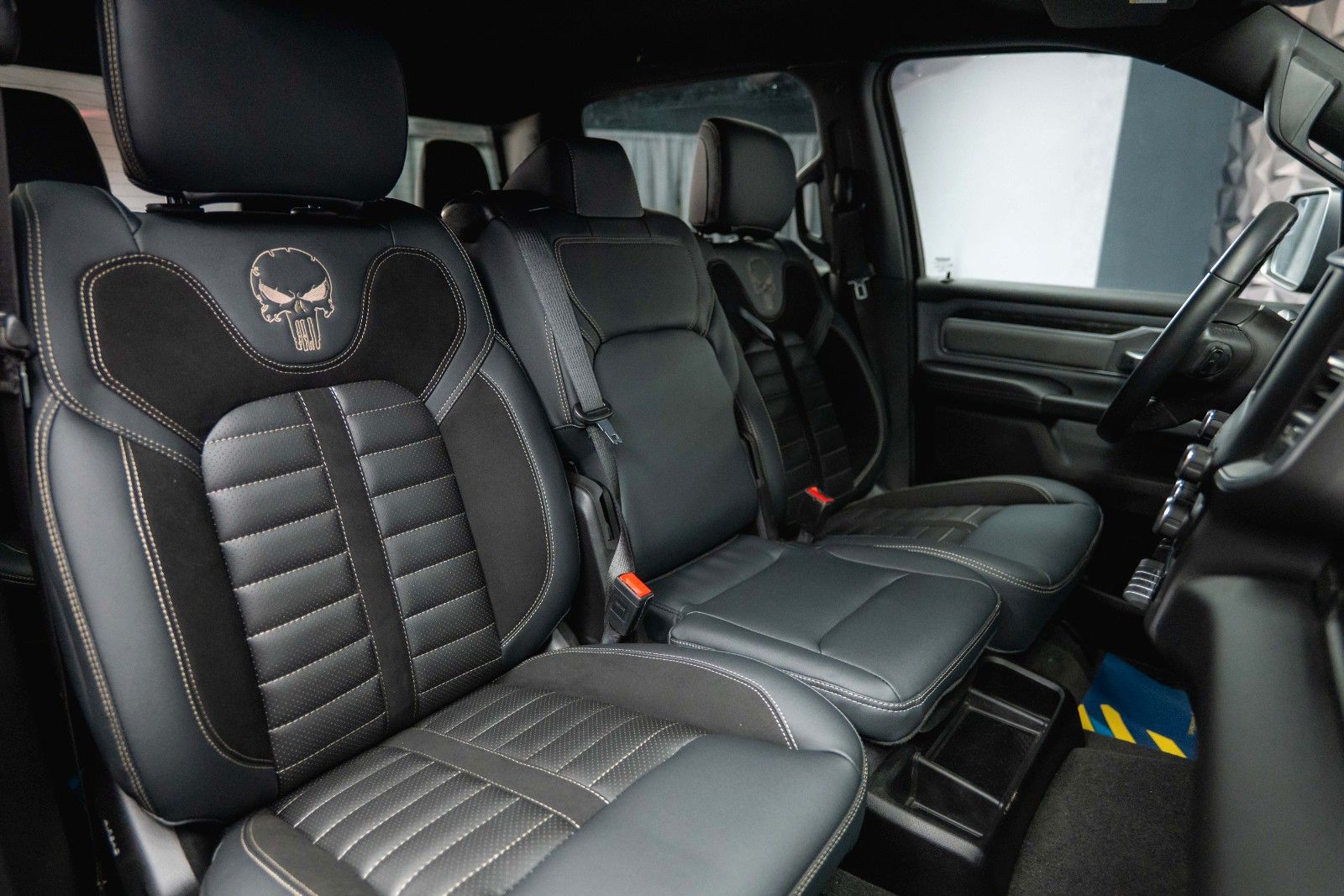 Fahrzeugabbildung Dodge RAM 5.7 V8 HEMI 4x4 PUNISHER LONGBED AxleLock