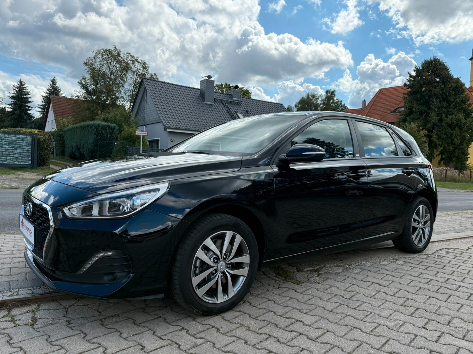 Hyundai i30  1.0 T-GDI KAMERA*NAVI *LED*SHZ