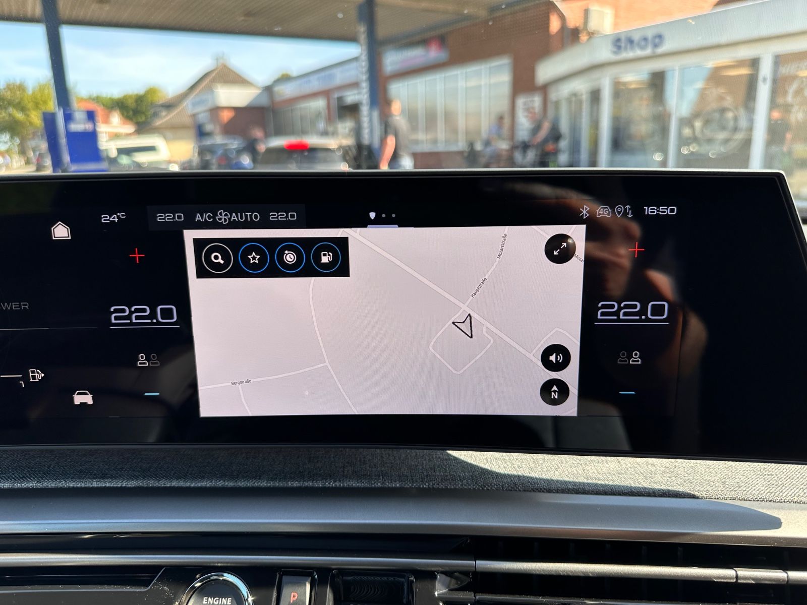 Fahrzeugabbildung Peugeot 5008 GT Hybrid 145 Autom 7-Sitz/ACC/Navi/APP/LED
