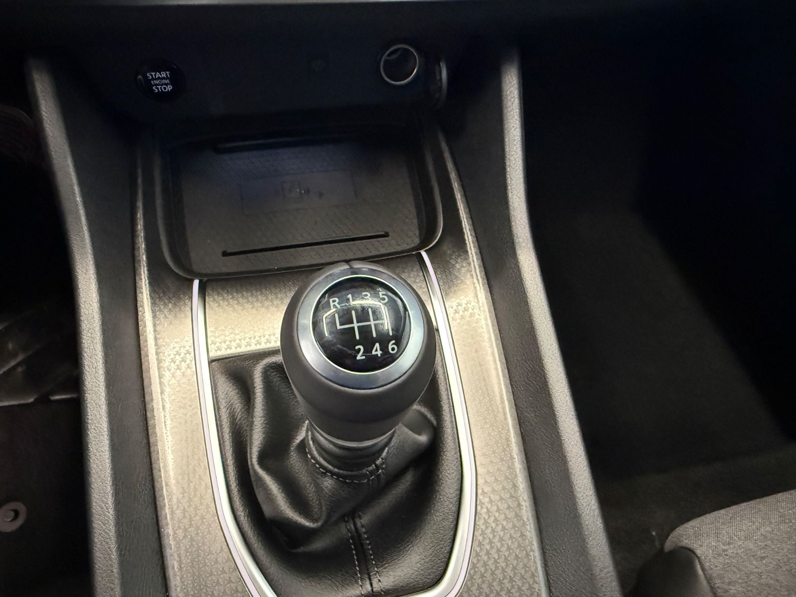 Fahrzeugabbildung Nissan Qashqai N-Connecta MHEV MT - Winter-,Komfort-Pa.