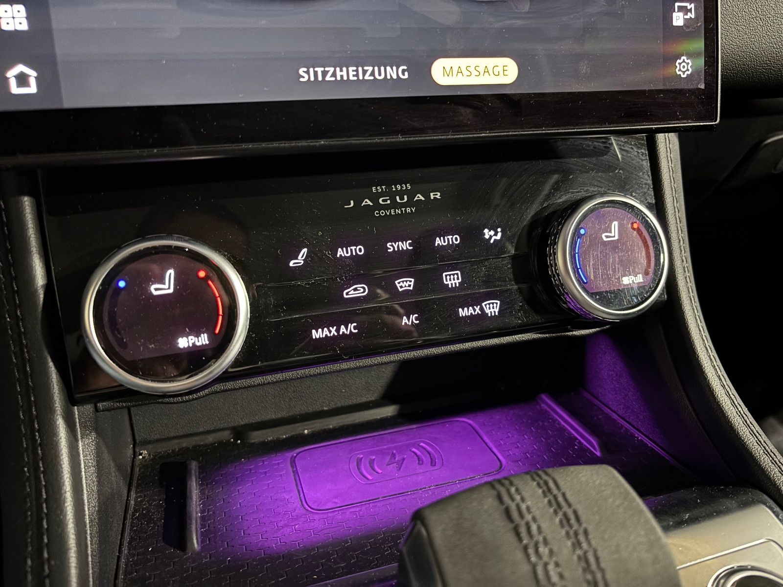 Fahrzeugabbildung Jaguar F-PACE SE AWD/D300KA;ERA/MASSAGE/APPLE/NAVI/KAM