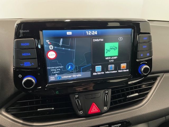 Fahrzeugabbildung Hyundai i30 cw Premium LED totWinkelASS DAB Tempomat