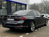 BMW 730d Lim./KAMERA/LASER/PANO/HARMAN-KARDON/Shadow - BMW 7 Series in Bielefeld