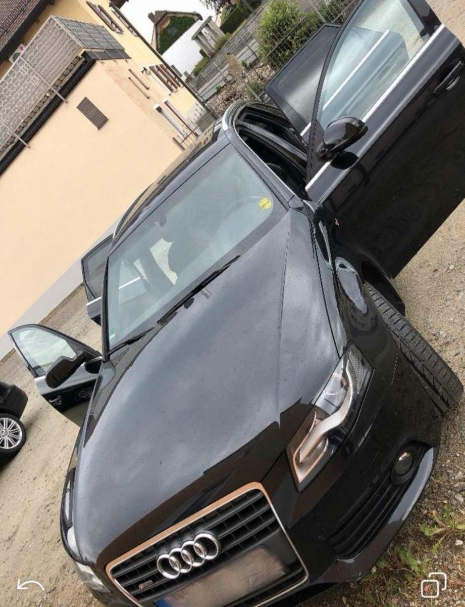 Audi A4 2011 — вигляд ззаду