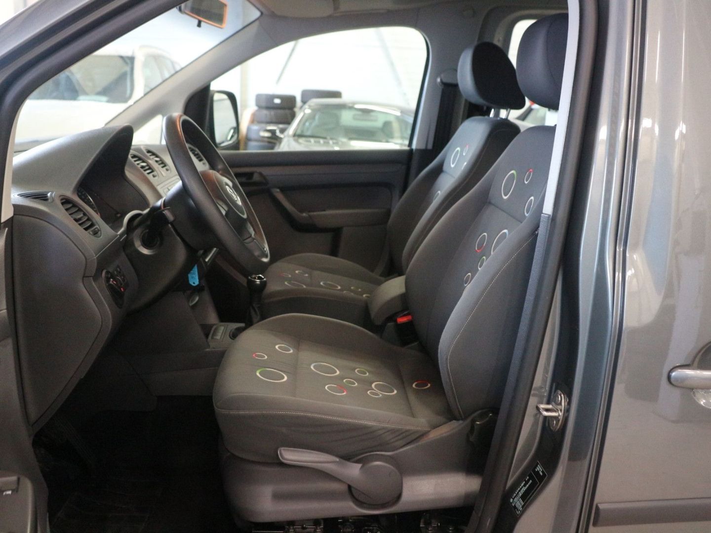 Fahrzeugabbildung Volkswagen Caddy TSI Roncalli 5-Sitzer AHK Klima PDC