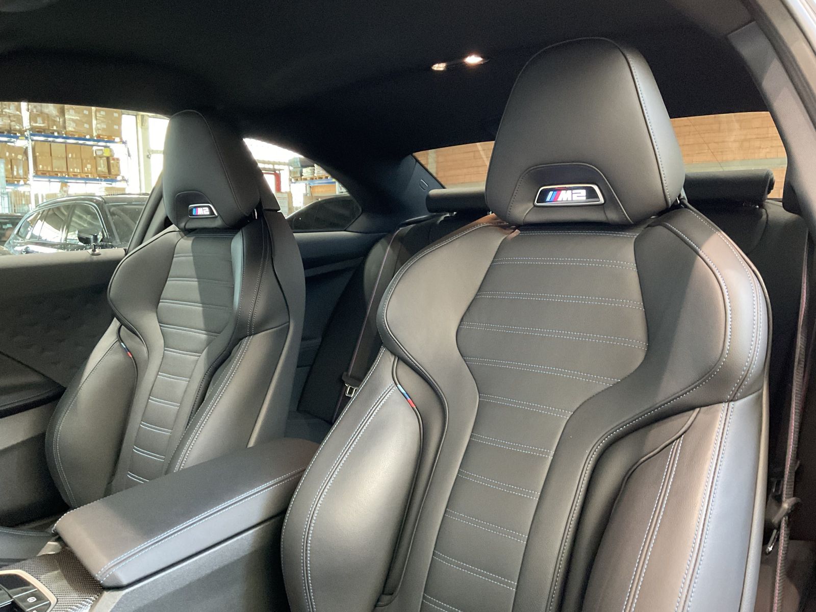 Fahrzeugabbildung BMW M2 Coupé | M Carbondach | HK Surround System | M
