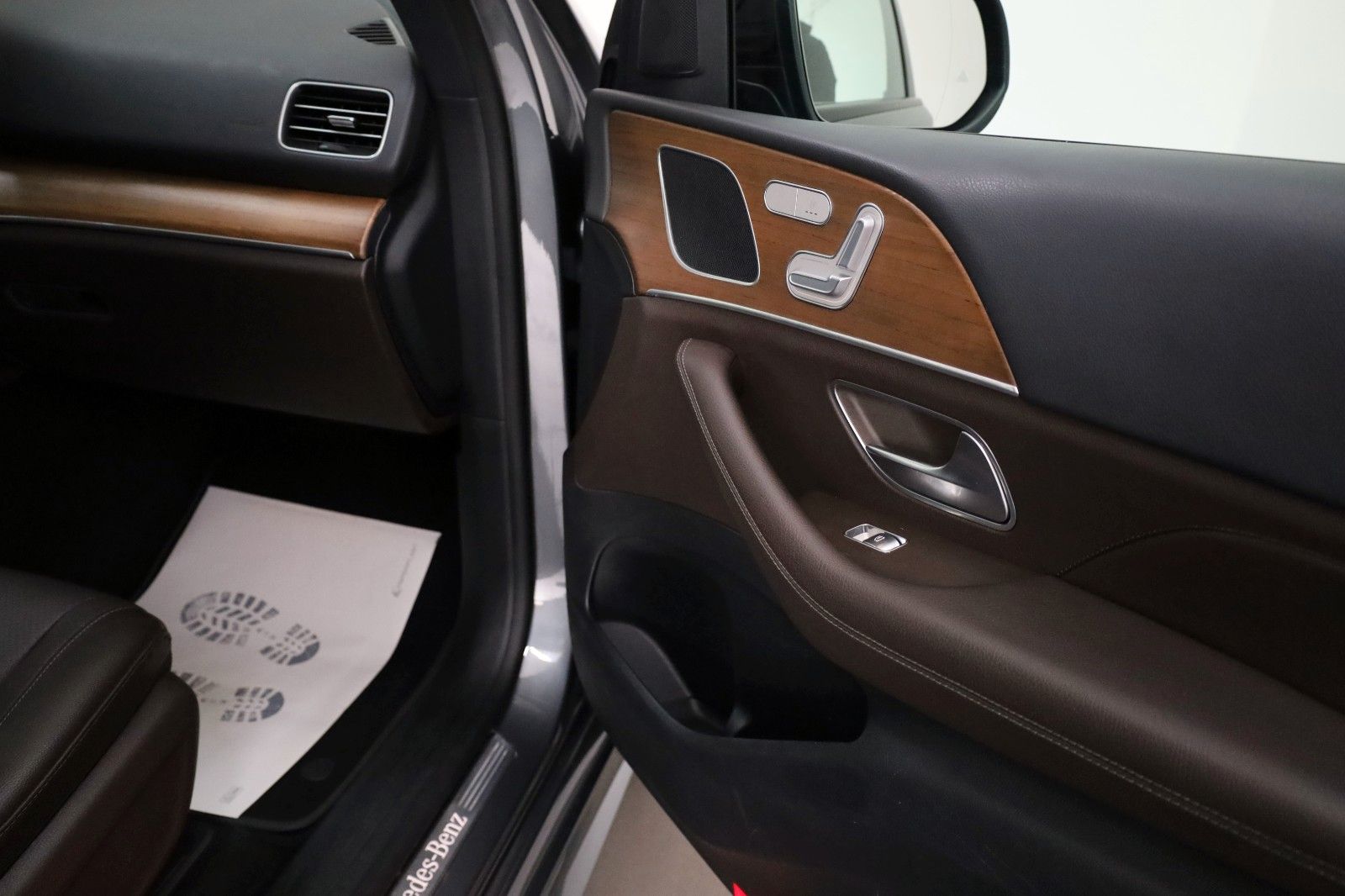 Fahrzeugabbildung Mercedes-Benz GLE 350e 4M AMG Leder,Navi,LED,Panorama,Night