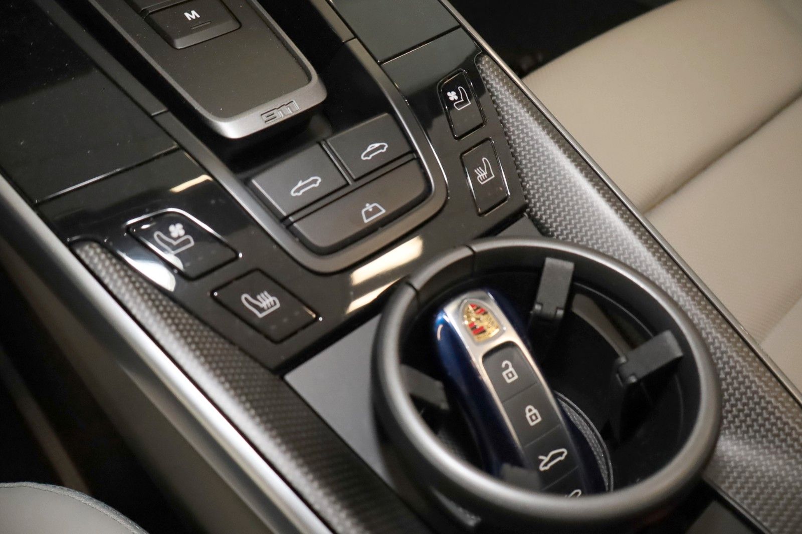 Fahrzeugabbildung Porsche 911 992 Turbo S Cabrio LIFT, SportDesign, Carbon