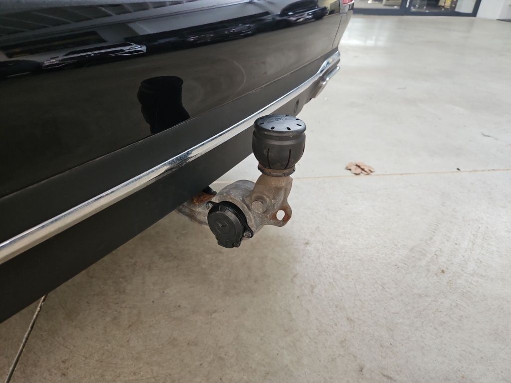 Fahrzeugabbildung Mercedes-Benz E 200 T Avantg. AHK ACC Memory Massage 360° LED