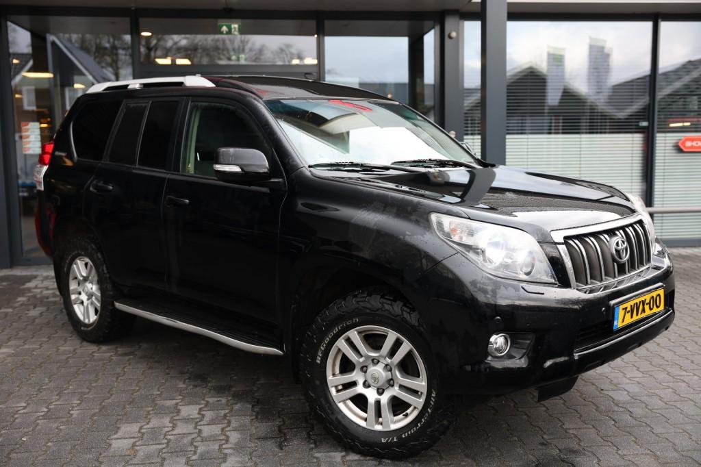 Toyota Land Cruiser 3.0 D-4D 5DRS VX A/T VAN  