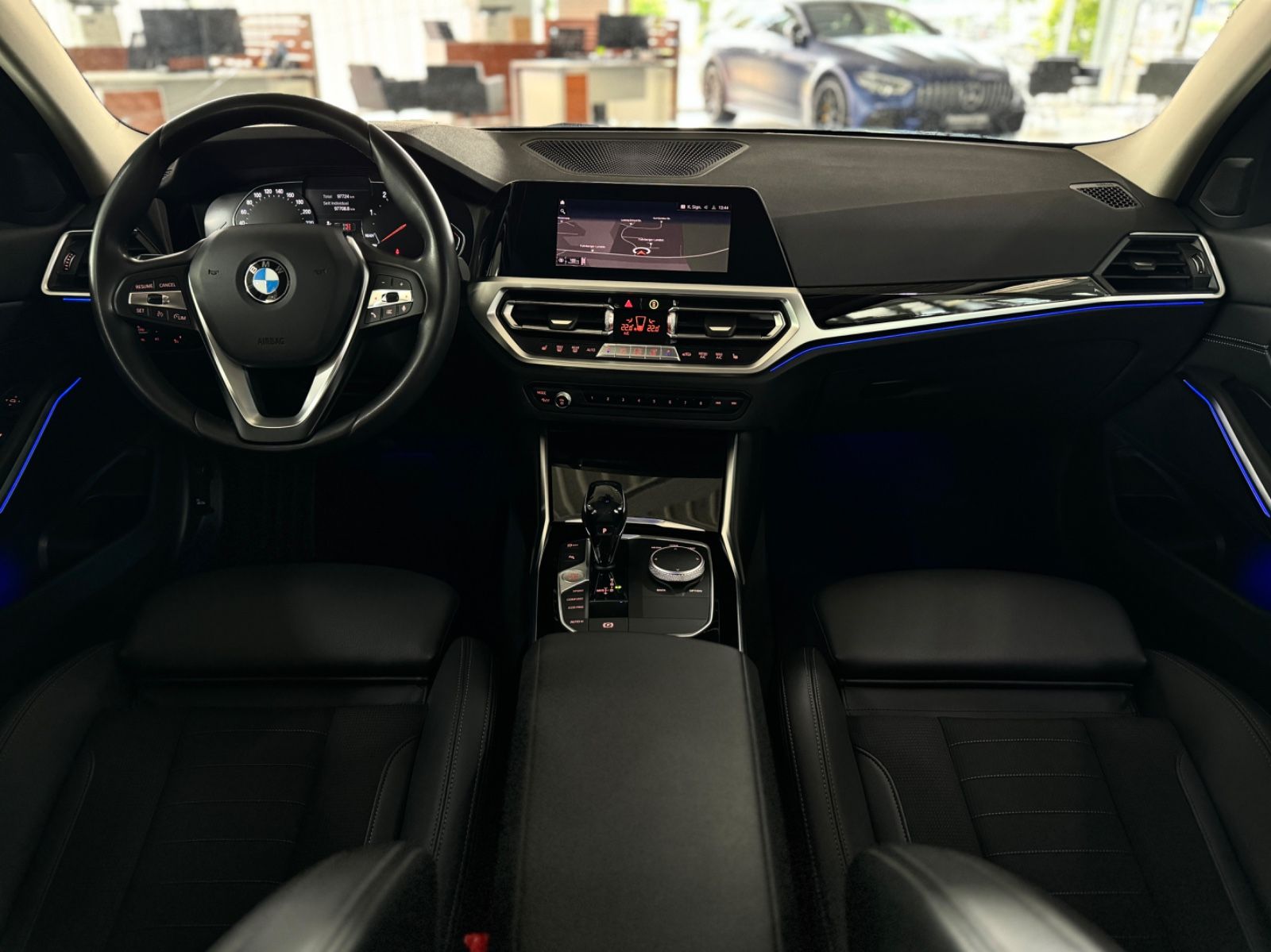 Fahrzeugabbildung BMW 320d xD Sport Line Kamera HiFi DAB Stop&GO LED